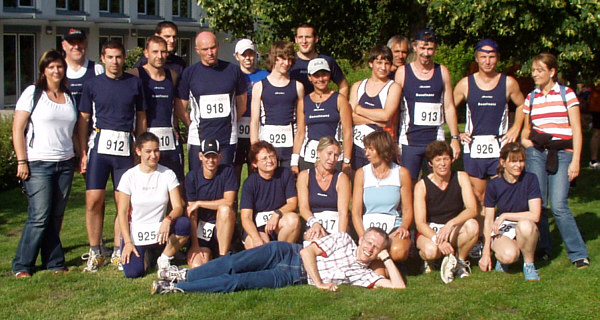Gruppenfoto der Schweinheimer Ausdauersportler beim Schwanberglauf in Iphofen